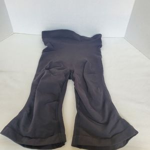 SCULPTING SHORT ABOVE THE KNEE